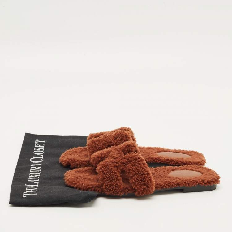 مملوكة مسبقًا Hermes Oran Size 38 Brown Shearling Flat Slides