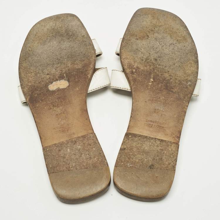 مملوكة مسبقًا Hermes Oran Size 36.5 White Leather Flat Sandals