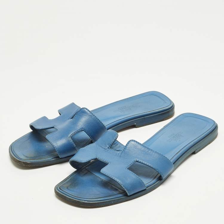 Pre Owned Hermes Oran Size 37 Blue Leather Flat Slide