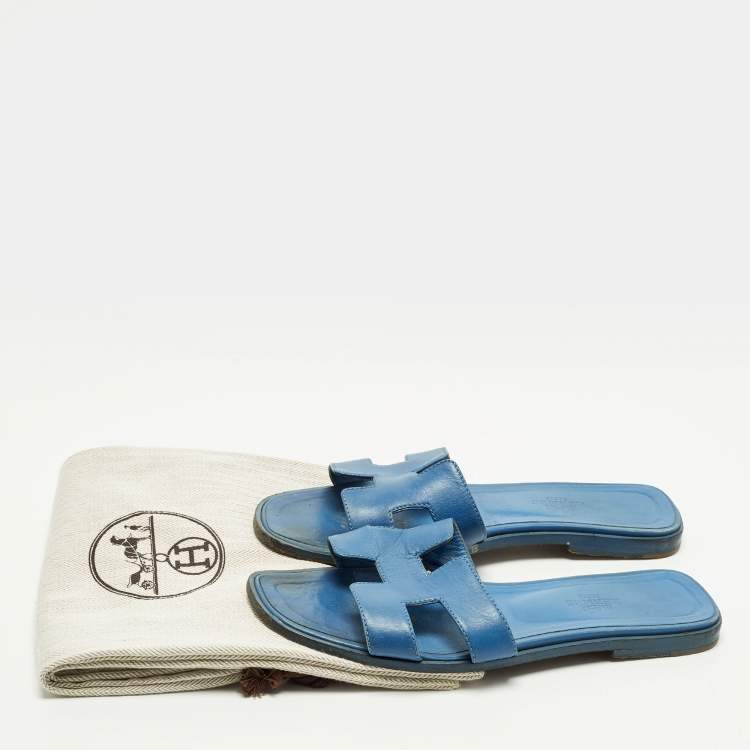 Pre Owned Hermes Oran Size 37 Blue Leather Flat Slide