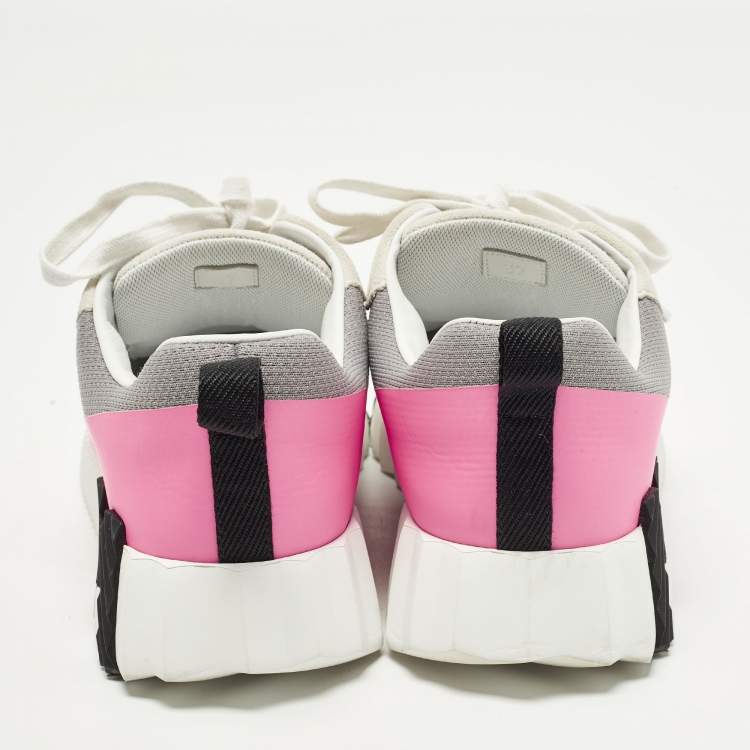 مملوكة مسبقًا حذاء رياضي هيرمس بونسنج قماش محبوك وشمواه أبيض/رمادي فاتح مقاس 40.5