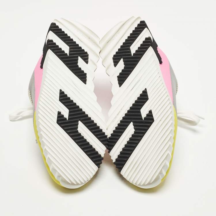 مملوكة مسبقًا حذاء رياضي هيرمس بونسنج قماش محبوك وشمواه أبيض/رمادي فاتح مقاس 40.5