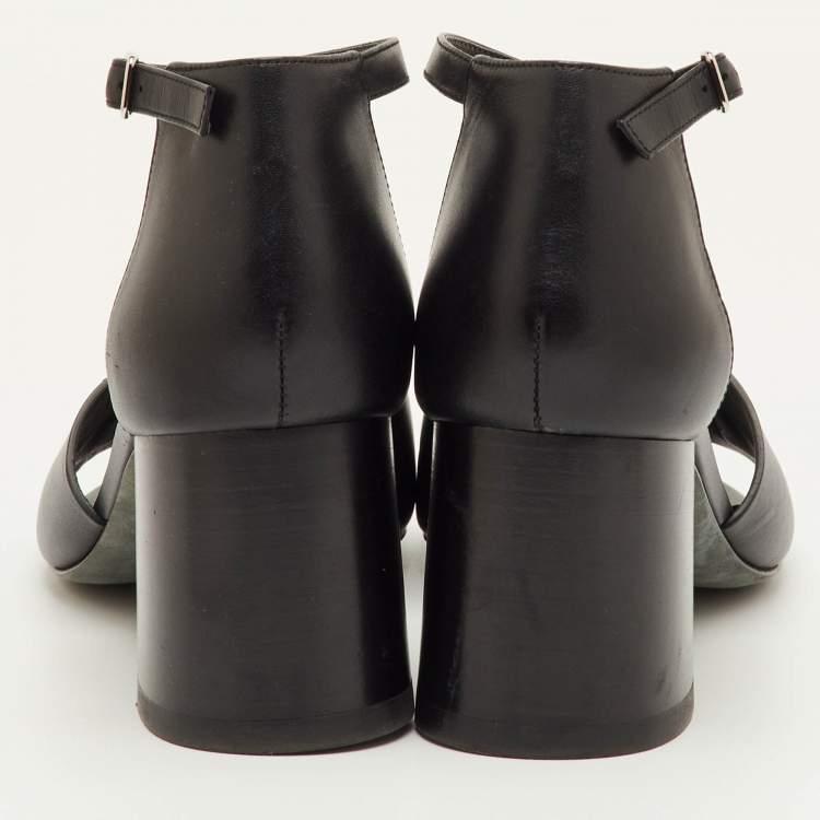 Pre Owned Hermes Viaggio Size 40 Black Leather Ankle Strap Sandals