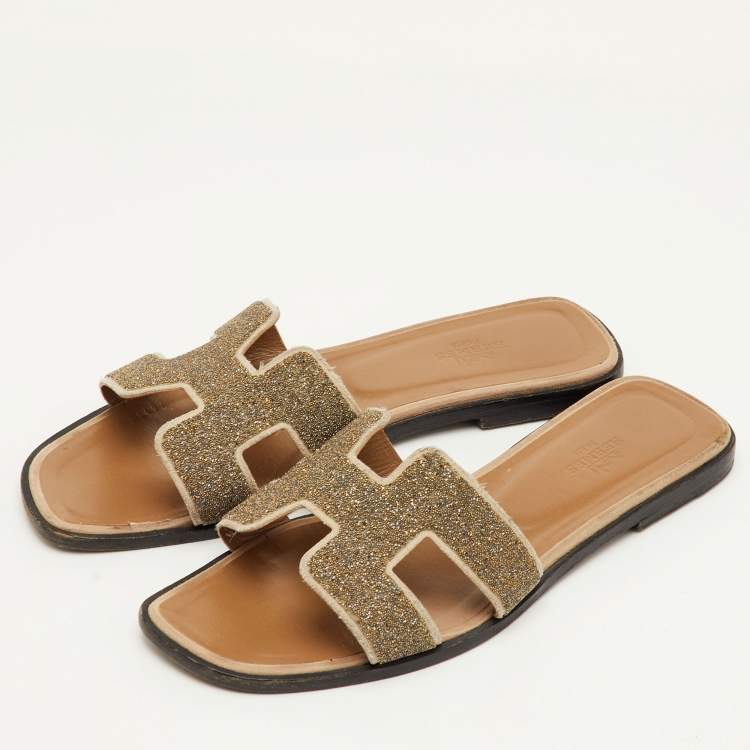 Pre Owned Hermes Oran Size 39 Grey Glitter and Suede Flat Slide Sandals