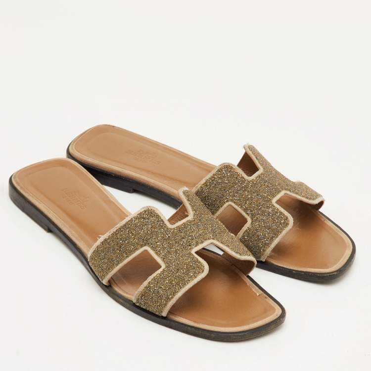 Pre Owned Hermes Oran Size 39 Grey Glitter and Suede Flat Slide Sandals