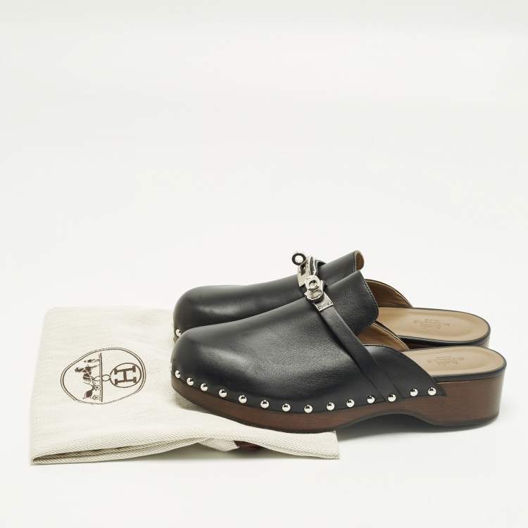 Pre Owned Hermès Carlotta Size 39 Black Leather Mules