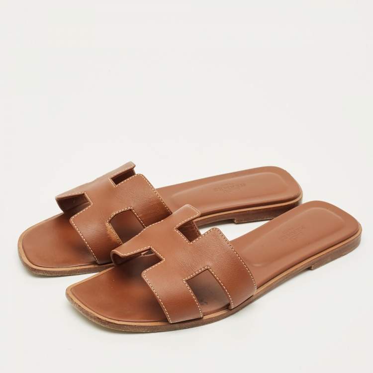 Pre Owned Hermes Oran Size 39.5 Brown Leather Flat Slide