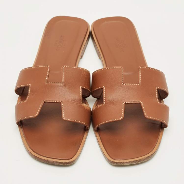 Pre Owned Hermes Oran Size 39.5 Brown Leather Flat Slide