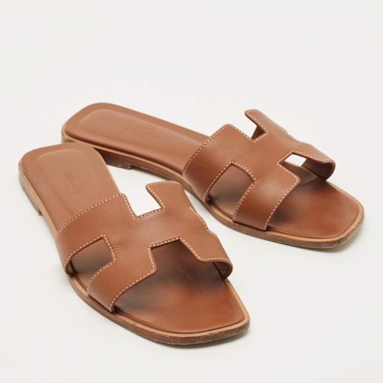 Pre Owned Hermes Oran Size 39.5 Brown Leather Flat Slide