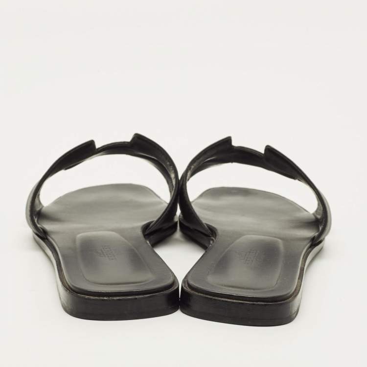 Pre Owned Hermes Oran Size 39 Black Leather Flat Slide