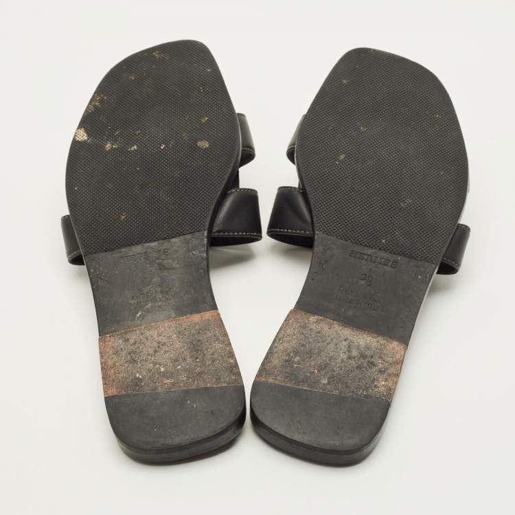 Pre Owned Hermes Oran Size 39 Black Leather Flat Slide