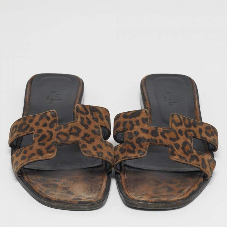 مملوكة مسبقًا Hermes Oran Size 39 Brown/Black Leopard Print Suede Flat Slide