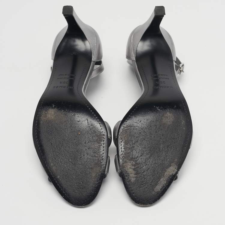 مملوكة مسبقًا Hermes Premiere 70 Size 39.5 Silver Leather Ankle Strap Sandals