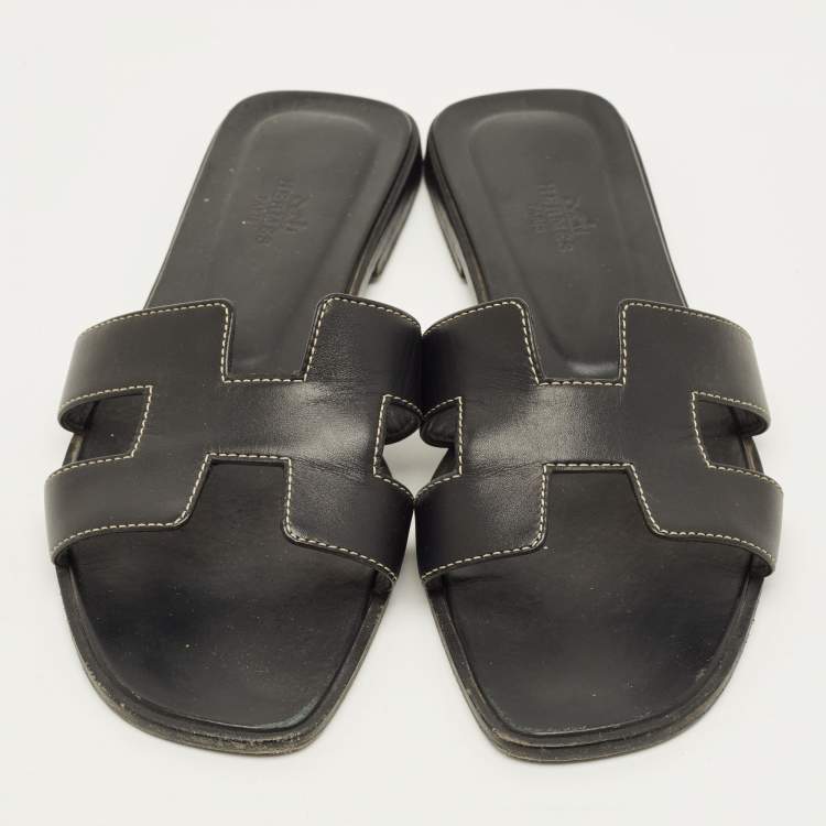 Pre Owned Hermes Oran Size 39 Black Leather Flat Slide