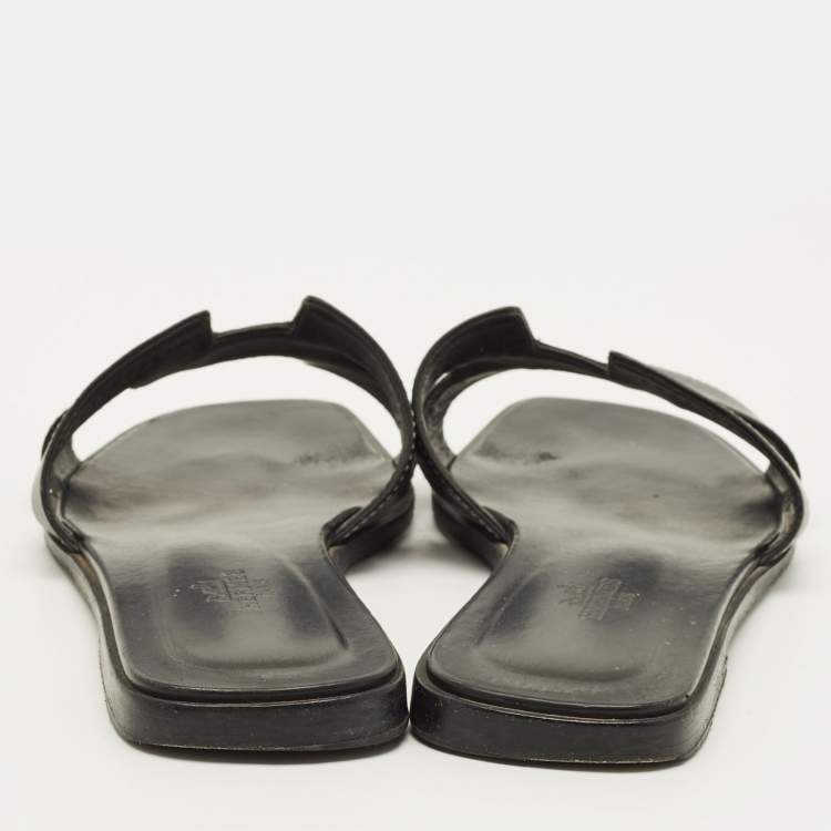 Pre Owned Hermes Oran Size 39 Black Leather Flat Slide