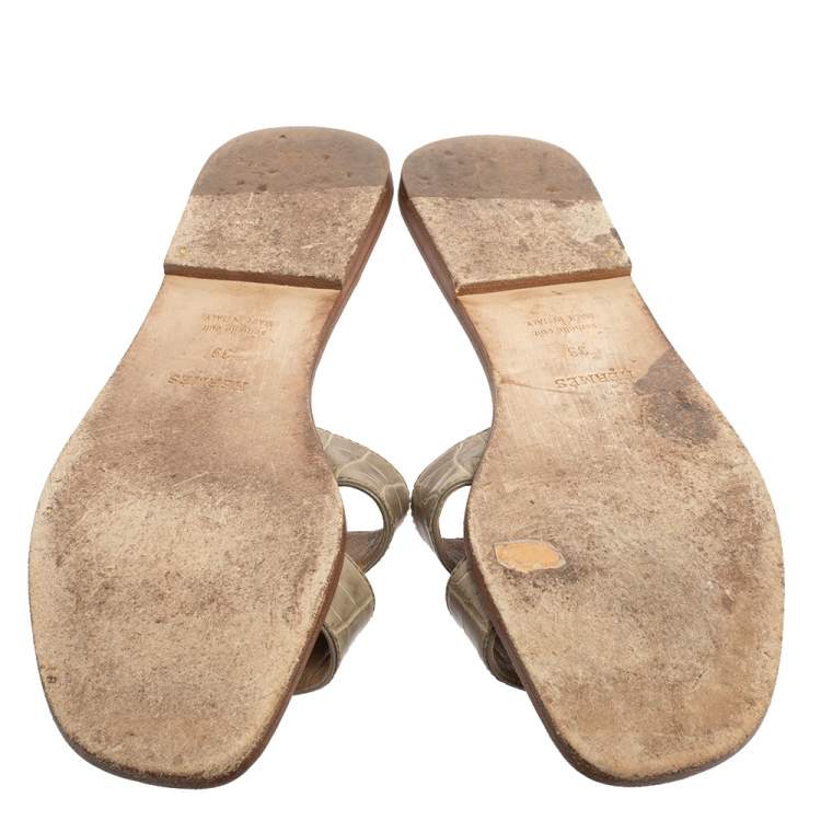 Pre Owned Hermes Grey Croc Leather Oran Sandals Size 39