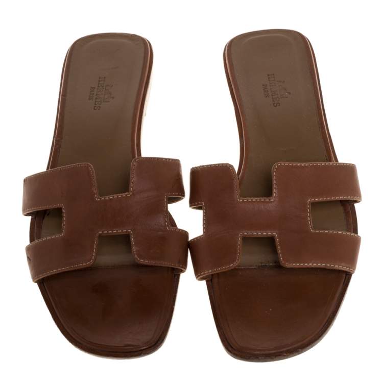 Pre Owned Hermes Brown Leather Oran Slide Sandals Size 38.5