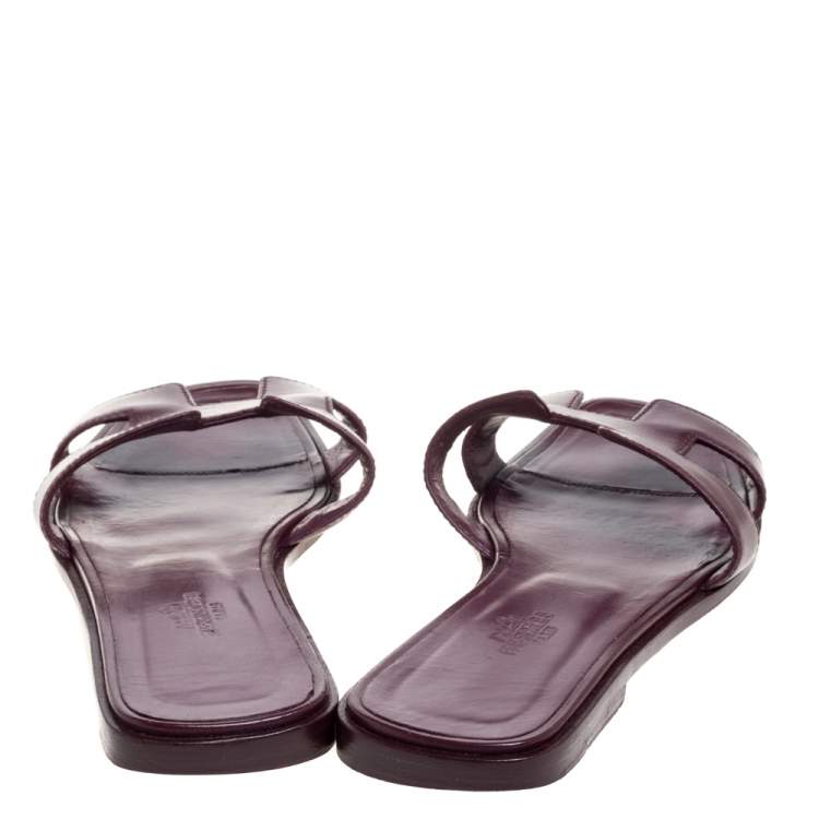 Pre Owned Hermes Burgundy Leather Oran Slide Flats Size 37.5