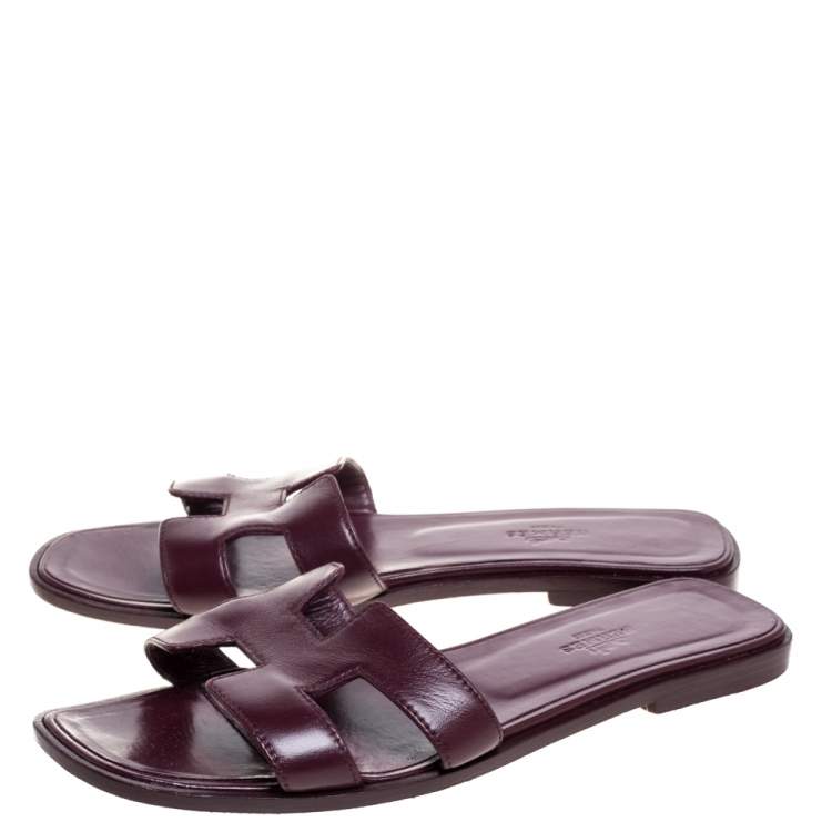 Pre Owned Hermes Burgundy Leather Oran Slide Flats Size 37.5