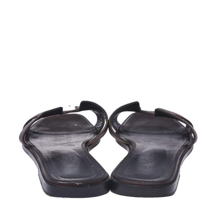 مملوكة مسبقًا Hermes Metallic Bronze Leather Oran Slide Flats Size 38.5
