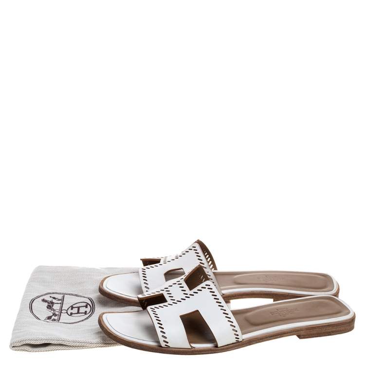 Pre Owned Hermes White Leather Oran Flat Slides Size 39
