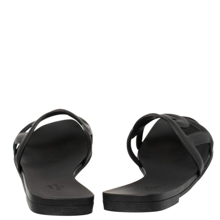 Pre Owned Hermes Black Rubber Aloha Flat Sandals Size 39