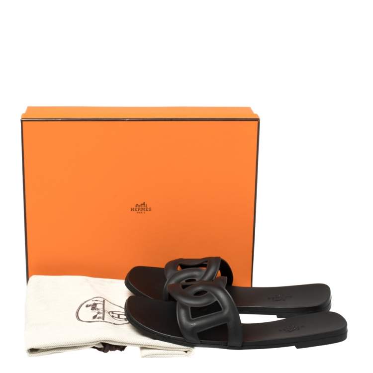 Pre Owned Hermes Black Rubber Aloha Flat Sandals Size 39