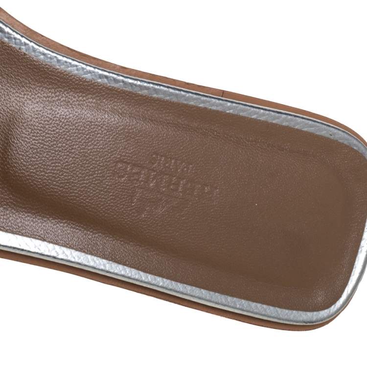 Pre Owned Hermes Silver Textured Leather Oran Flats Size 38.5