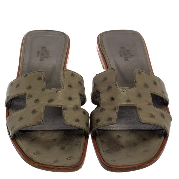 Pre Owned Hermes Grey Ostrich Leather Oran Flats Size 39