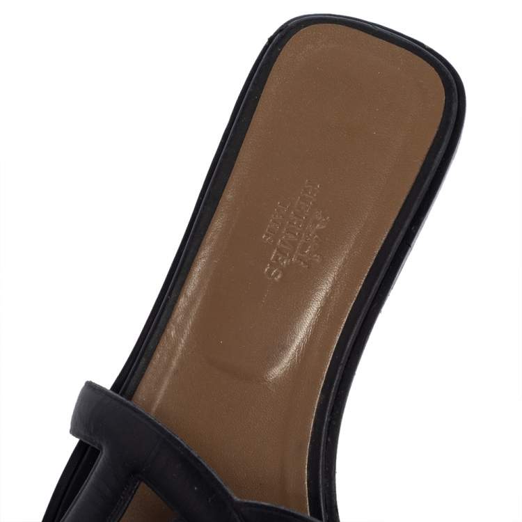 Pre Owned Hermes Black Leather Omaha Flats Size 39