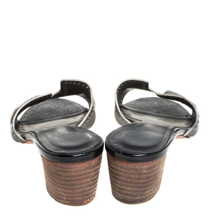 Pre Owned Hermès Black Leather Oasis Slides Sandals Size 39