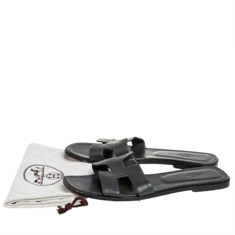 Pre Owned Hermés Grey Leather Oran Flat Slides Size 41.5 