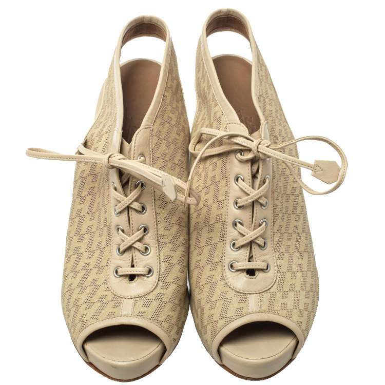 Pre Owned Hermes Beige Perforated Leather Garrigue Peep Toe Booties Size 40