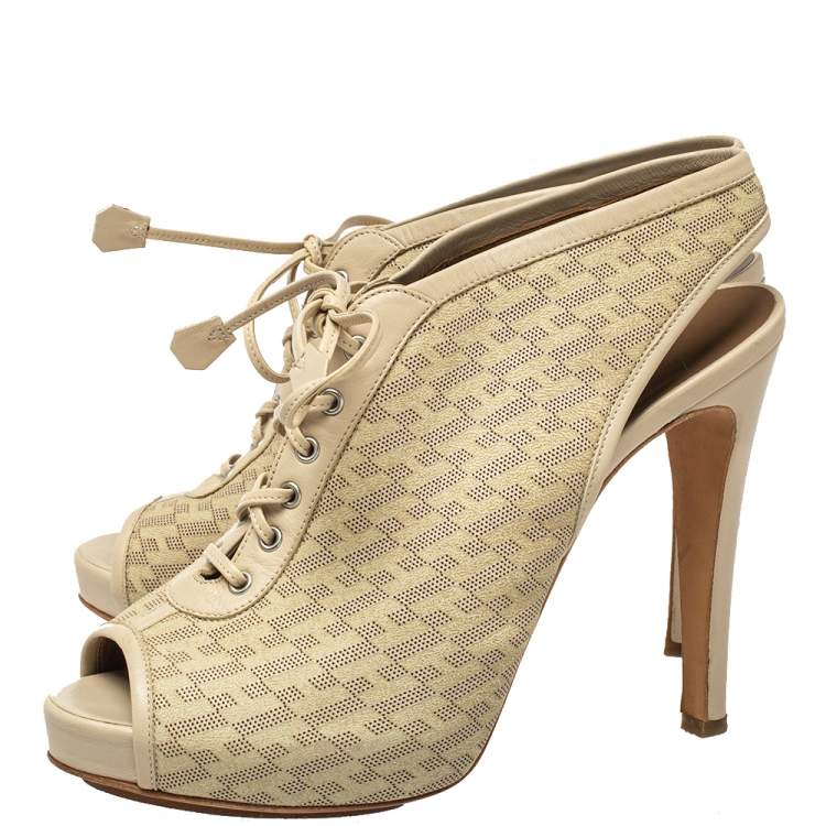 Pre Owned Hermes Beige Perforated Leather Garrigue Peep Toe Booties Size 40