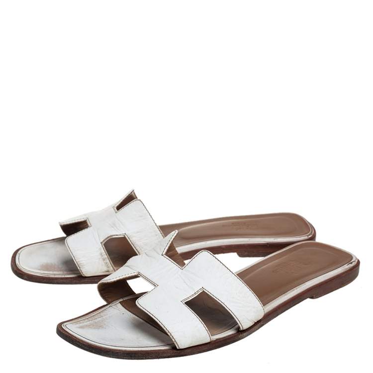 Pre Owned Hermes White Leather Oran Flats Size 39