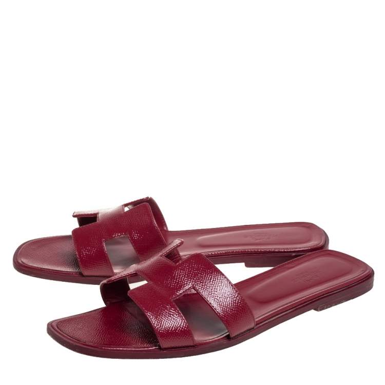 Pre Owned Hermes Burgundy Patent Leather Oran Sandals Size 42