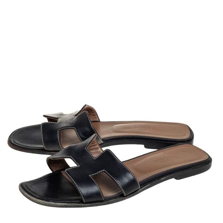Pre Owned Hermes Black Leather Oran Sandals Size 38.5