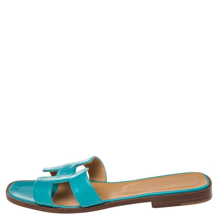 Pre Owned Hermes Blue Leather Oran Slide Flats Size 40.5