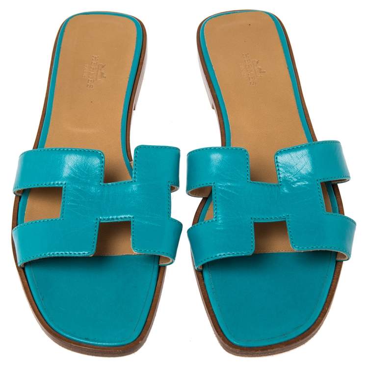 Pre Owned Hermes Blue Leather Oran Slide Flats Size 40.5