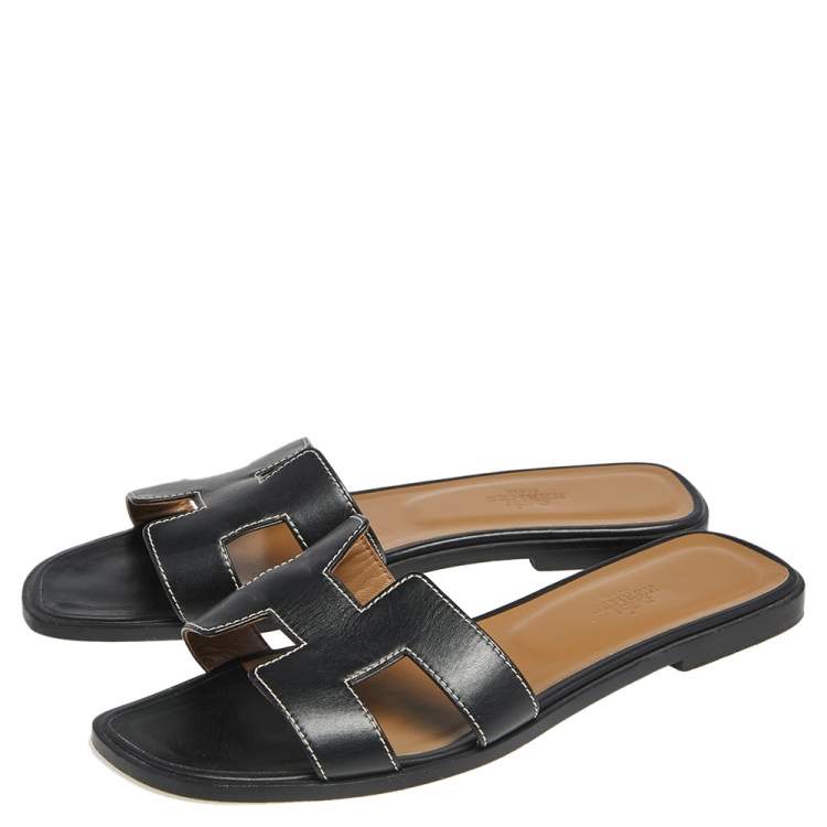 Pre Owned Hermes Black Leather Oran Flat Sandals Size 39
