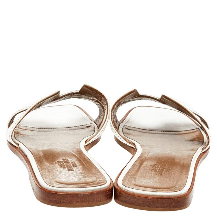 Pre Owned Hermes White Leather Oran Flats Size 39