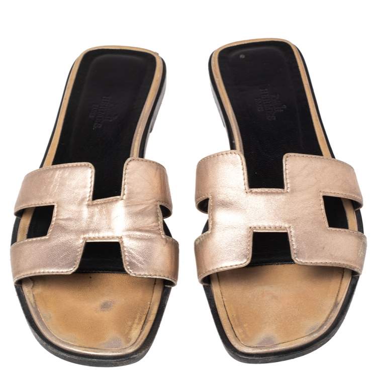 مملوكة مسبقًا Hermes Metallic Pink Leather Oran Flats Size 38.5