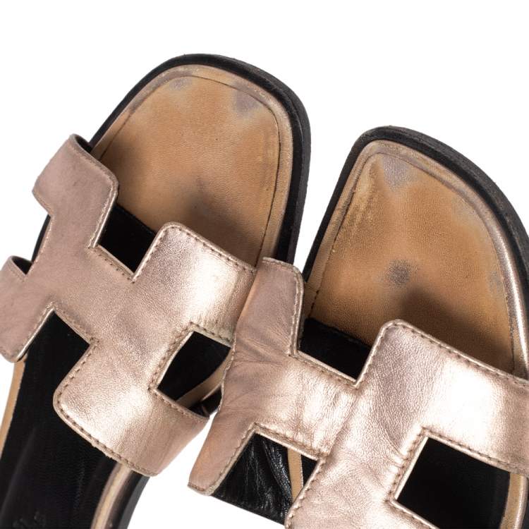 مملوكة مسبقًا Hermes Metallic Pink Leather Oran Flats Size 38.5