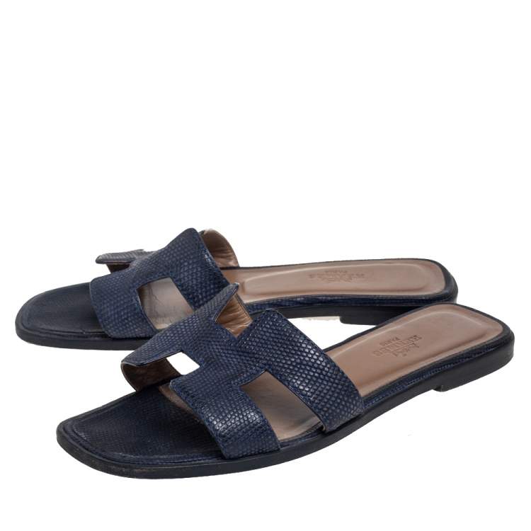 Pre Owned Hermes Navy Blue Textured Leather Oran Flats Size 35.5