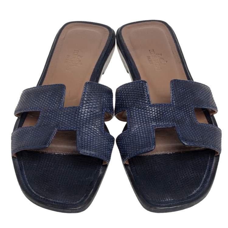 Pre Owned Hermes Navy Blue Textured Leather Oran Flats Size 35.5