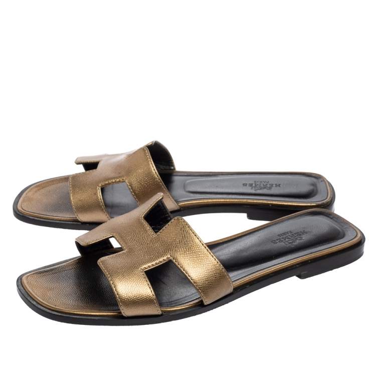 Pre Owned Hermes Gold Leather Oran Flat Sandals Size 38