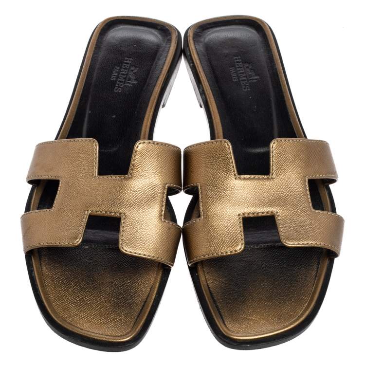Pre Owned Hermes Gold Leather Oran Flat Sandals Size 38