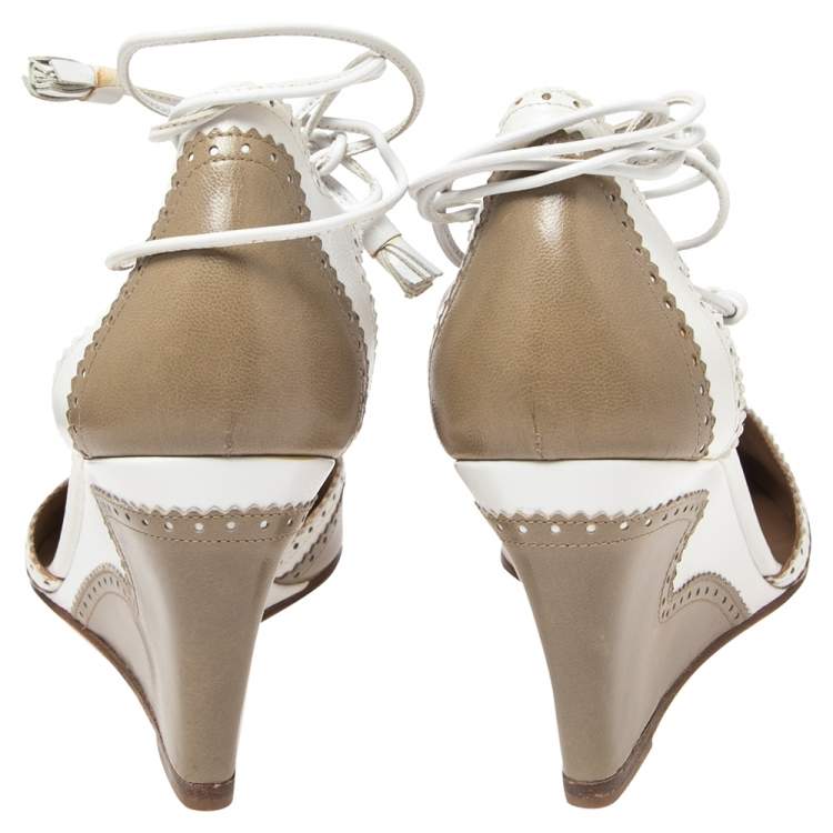Pre Owned Hermes White/Olive Green Brogue Leather Lace-Tie Wedge Pumps Size 38