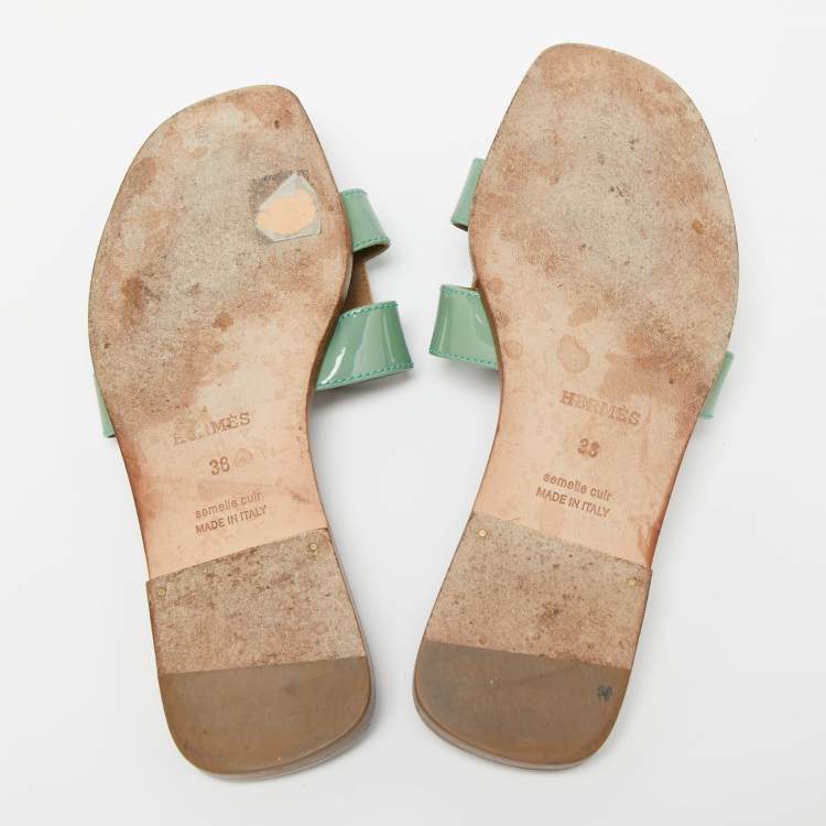 Pre Owned Hermès Green Patent Leather Oran Flat Slides Size 38