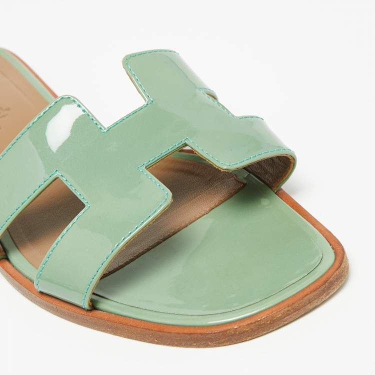 Pre Owned Hermès Green Patent Leather Oran Flat Slides Size 38